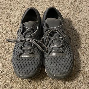 Under Armour Speedfoam Charged size 8.5
